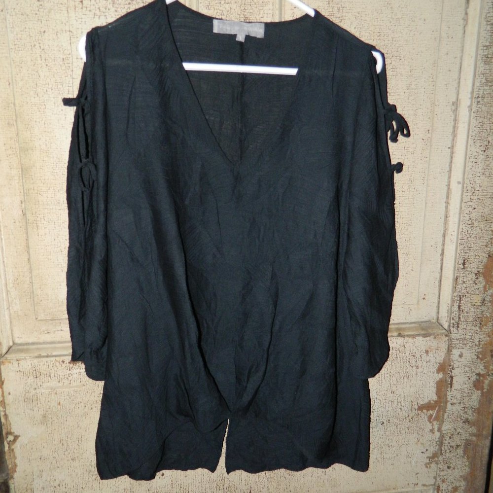 Lola & Sophie Black High Low Top Size Small (CC-37)